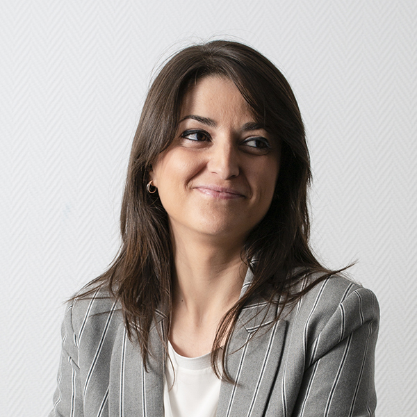 ELENA MORA